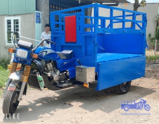 Xe Không Ben Chở Nước