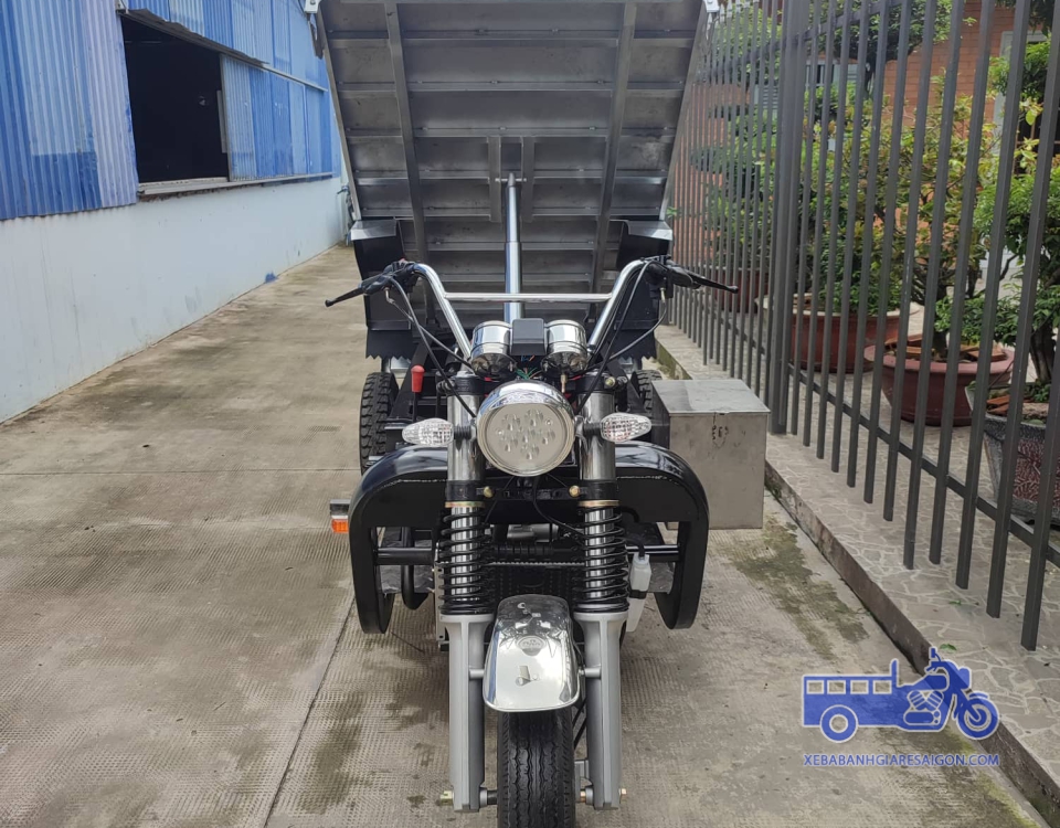 XE BEN ĐỎ VAI ĐÔI 
