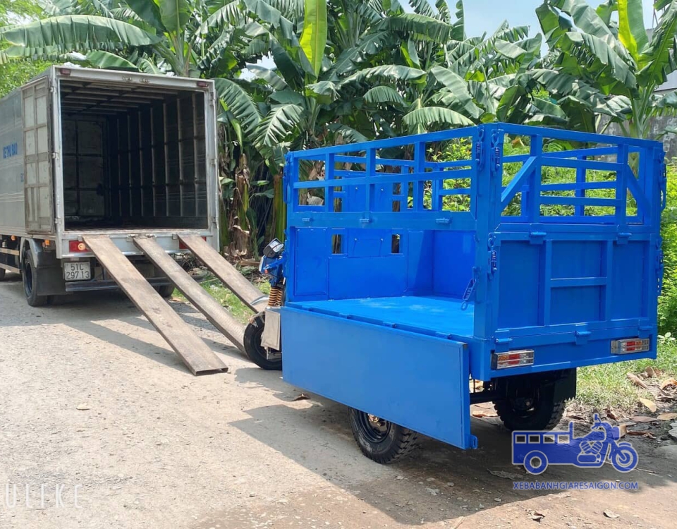 Xe Không Ben Chở Nước