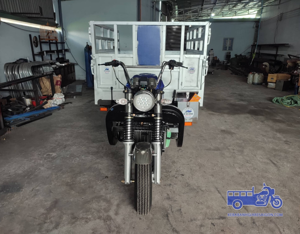 Xe 2 ty ben máy 300cc