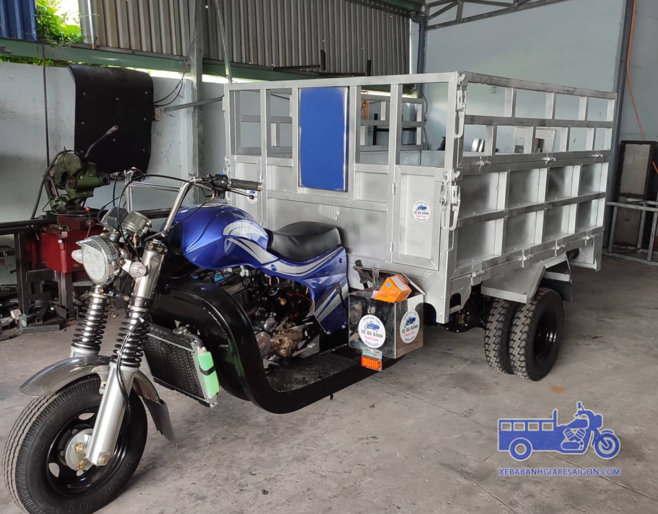 Xe 2 ty ben máy 300cc