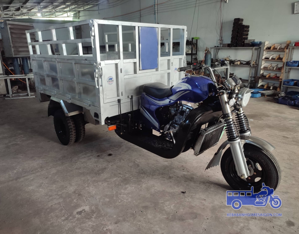 Xe 2 ty ben máy 300cc