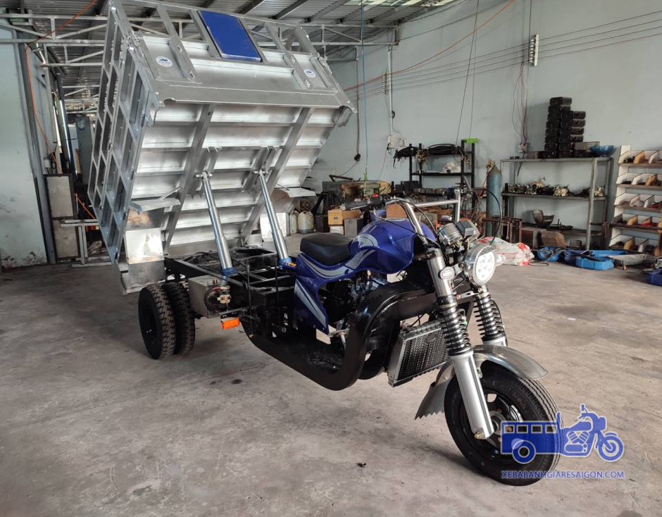 Xe 2 ty ben máy 300cc