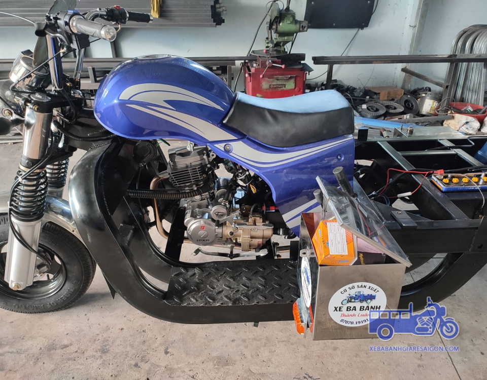 Xe 2 ty ben máy 300cc