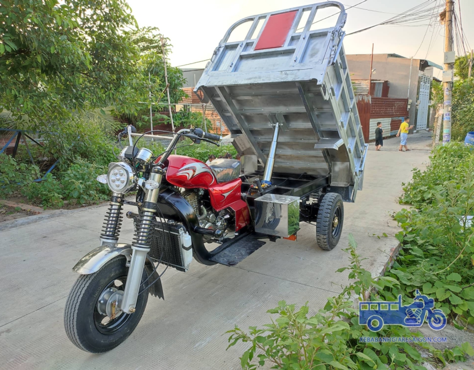 Xe Ben chở vật liệu xây dựng