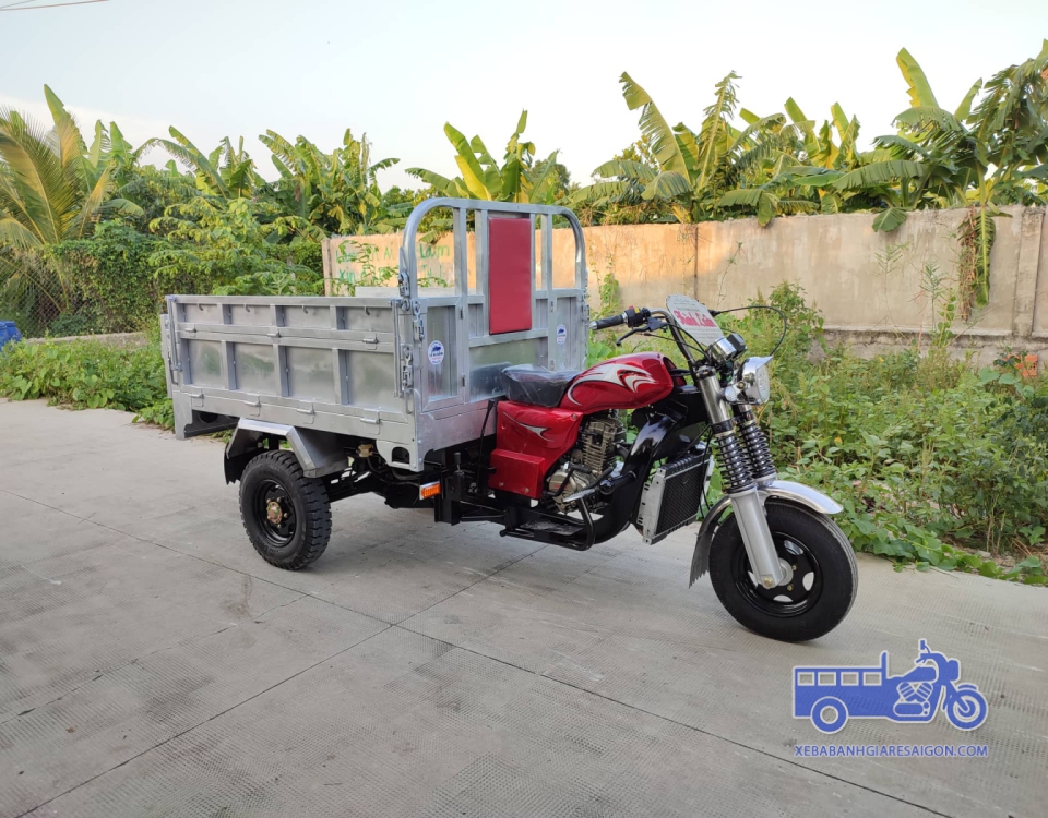 Xe Ben chở vật liệu xây dựng