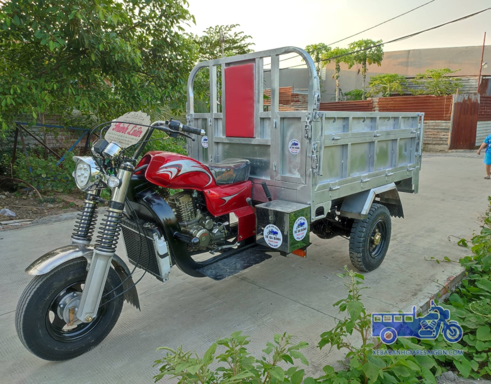 Xe Ben chở vật liệu xây dựng